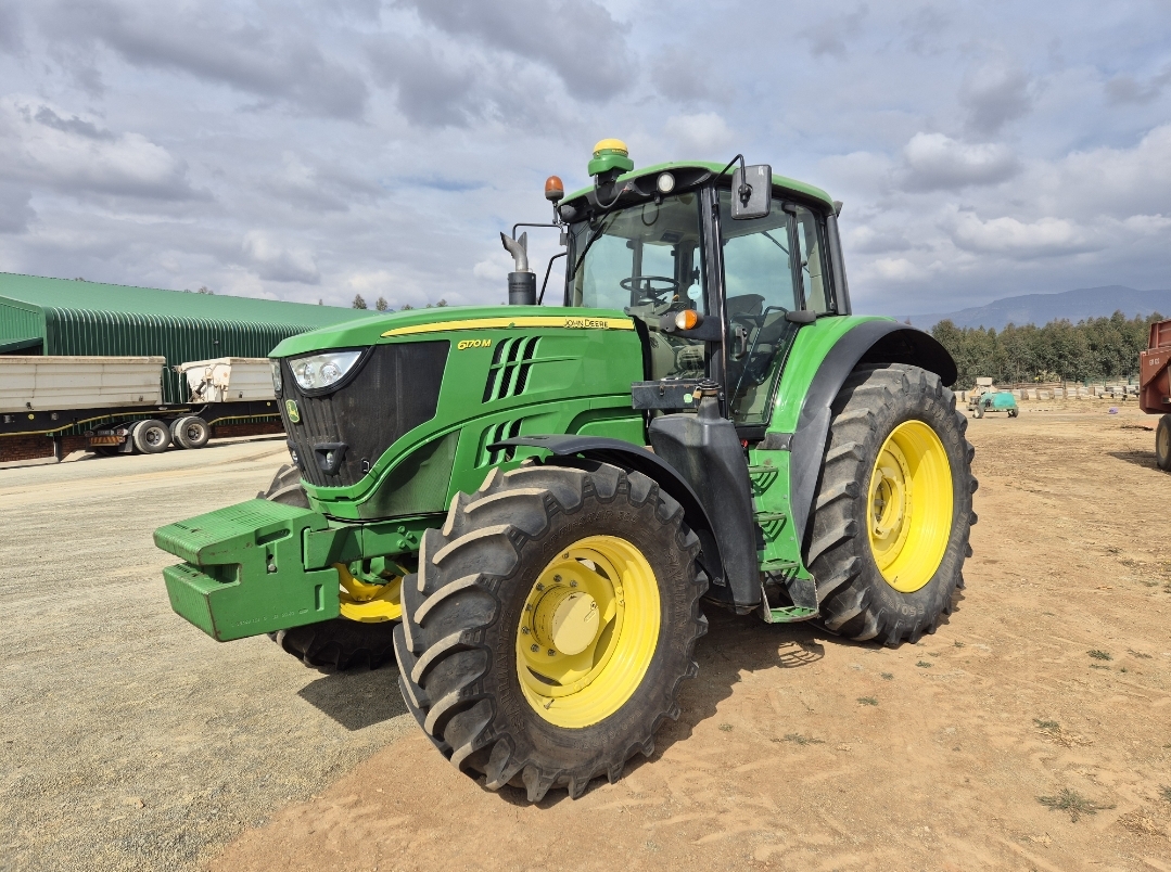 2014 John Deere 6170M. Screen and Receiver with ATU steering kit