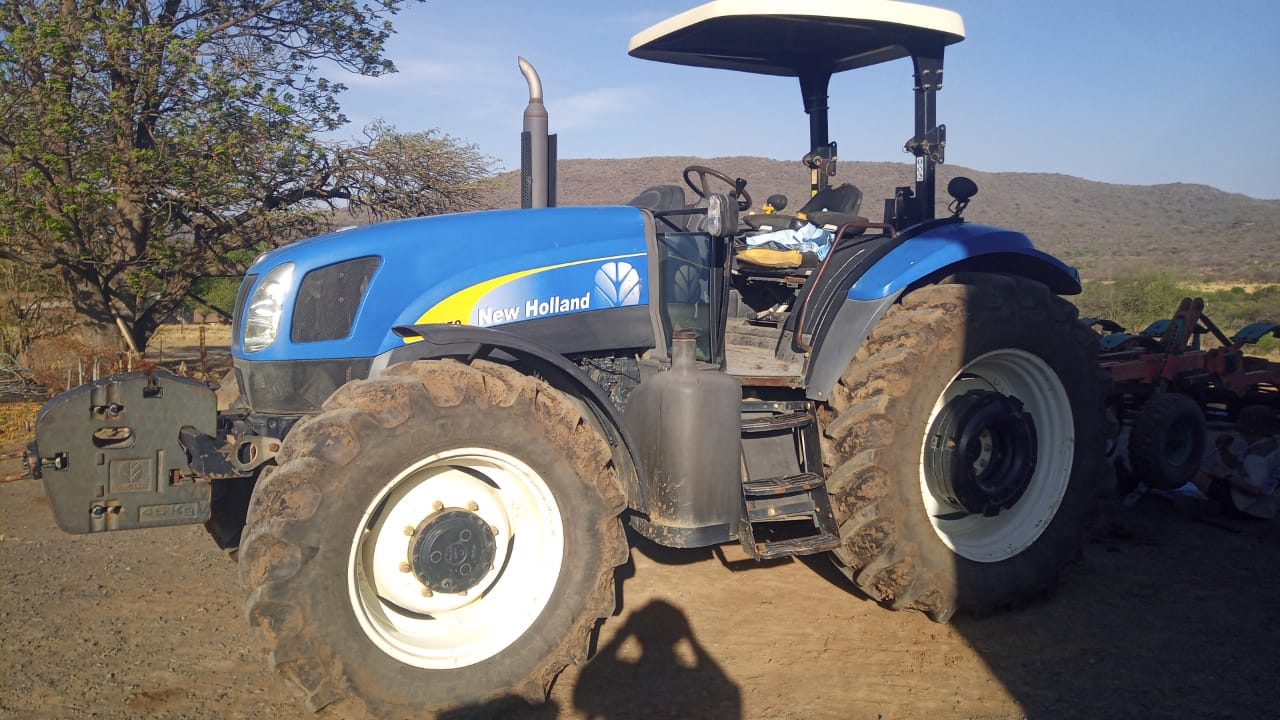 2012 New Holland T6050