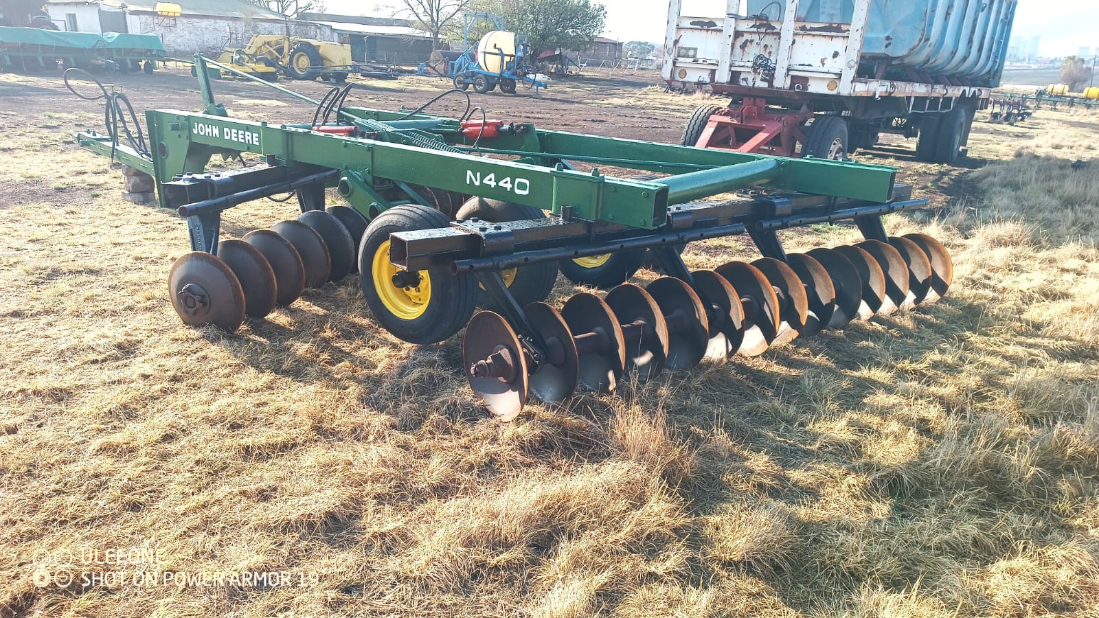 John Deere N440 28 Disc