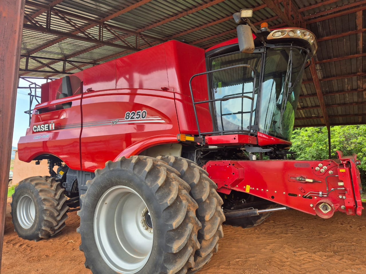 2020 Case 8250 Combine with Duals