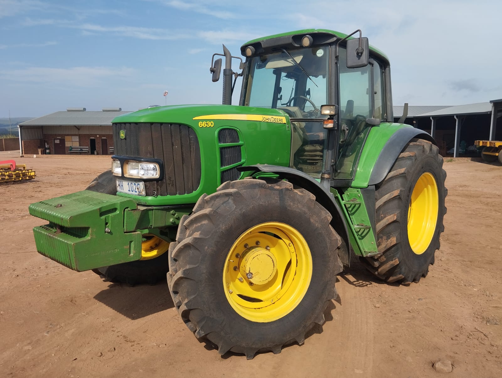 2011 John Deere 6630. Brand new tyres