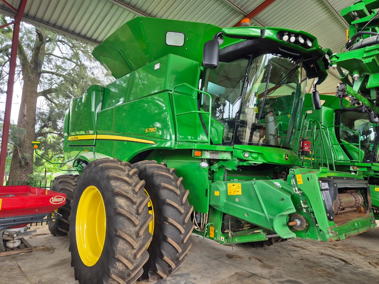 2020 John Deere S780 4×4 with Duals