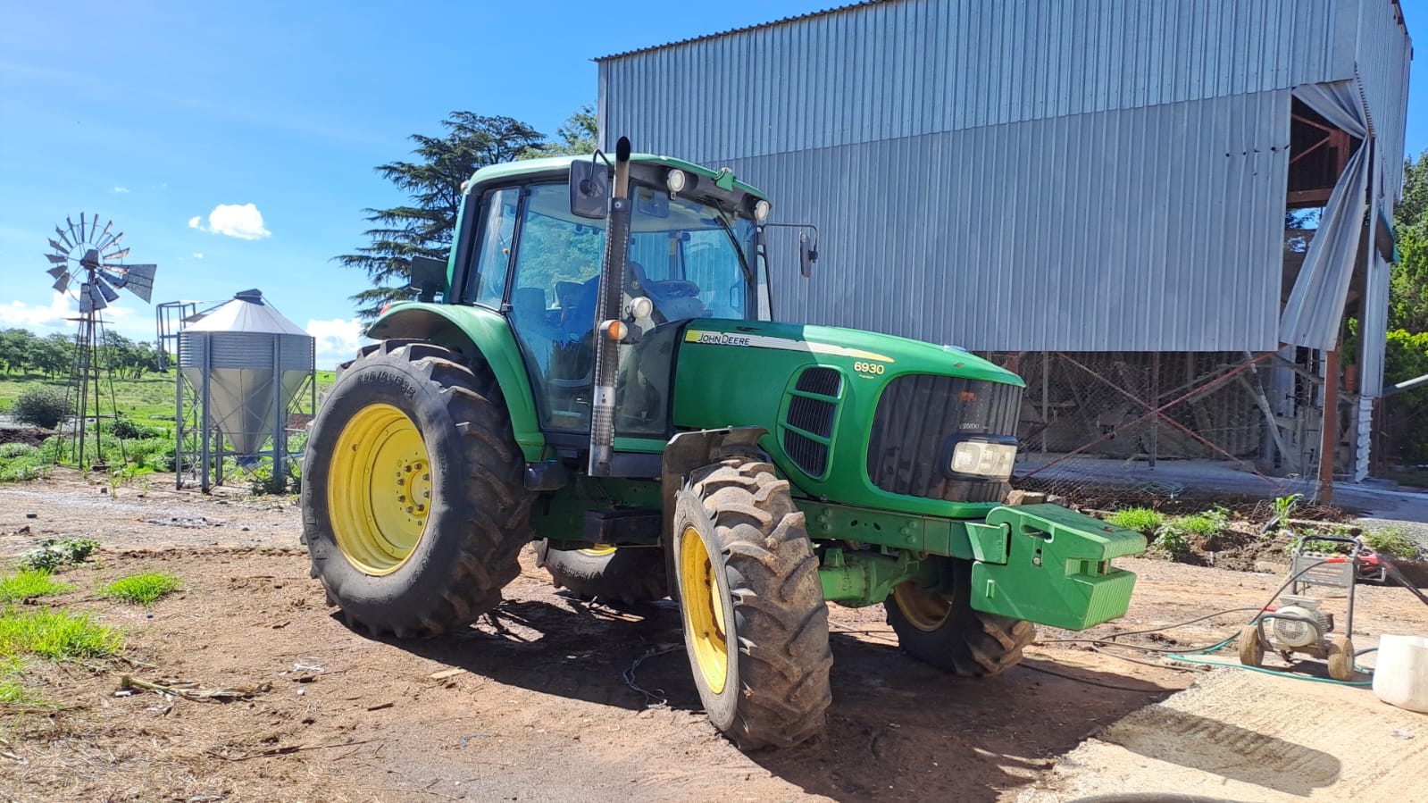 2011 John Deere 6930 Premium Cab