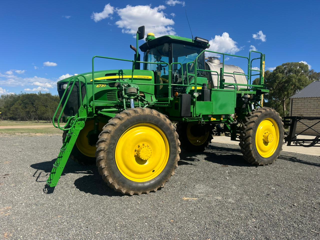 2011 John Deere 4730 30m boom. Screen and Receiver