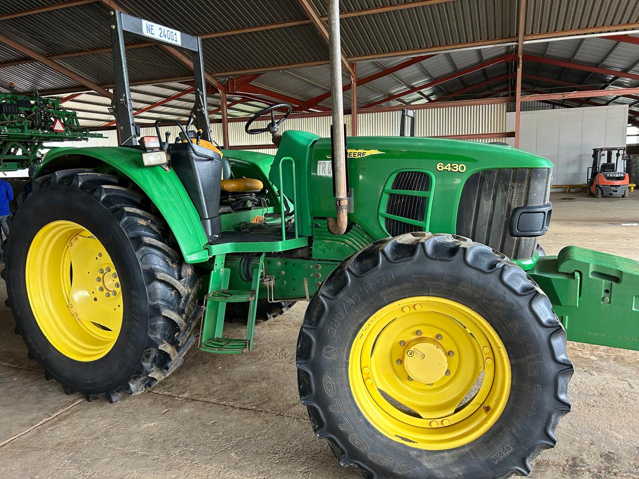 2013 John Deere 6430