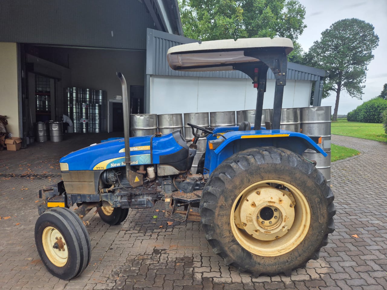 2014 New Holland TT75 2WD