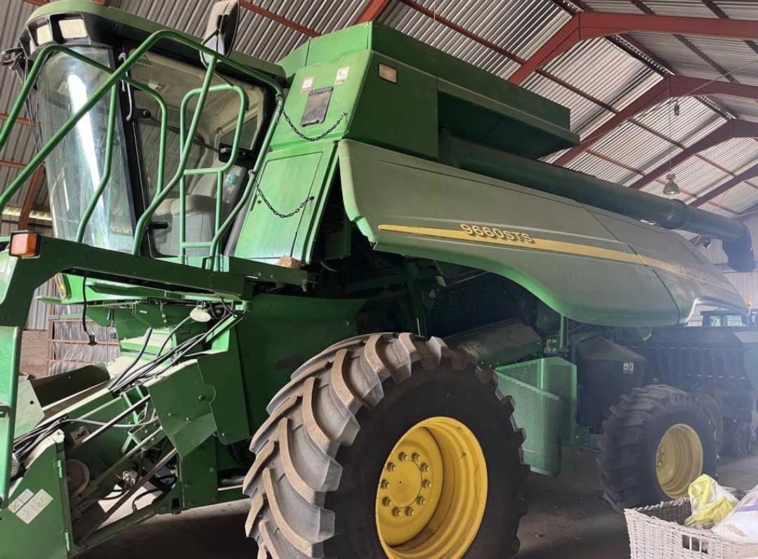 2005 John Deere 9660STS Combine