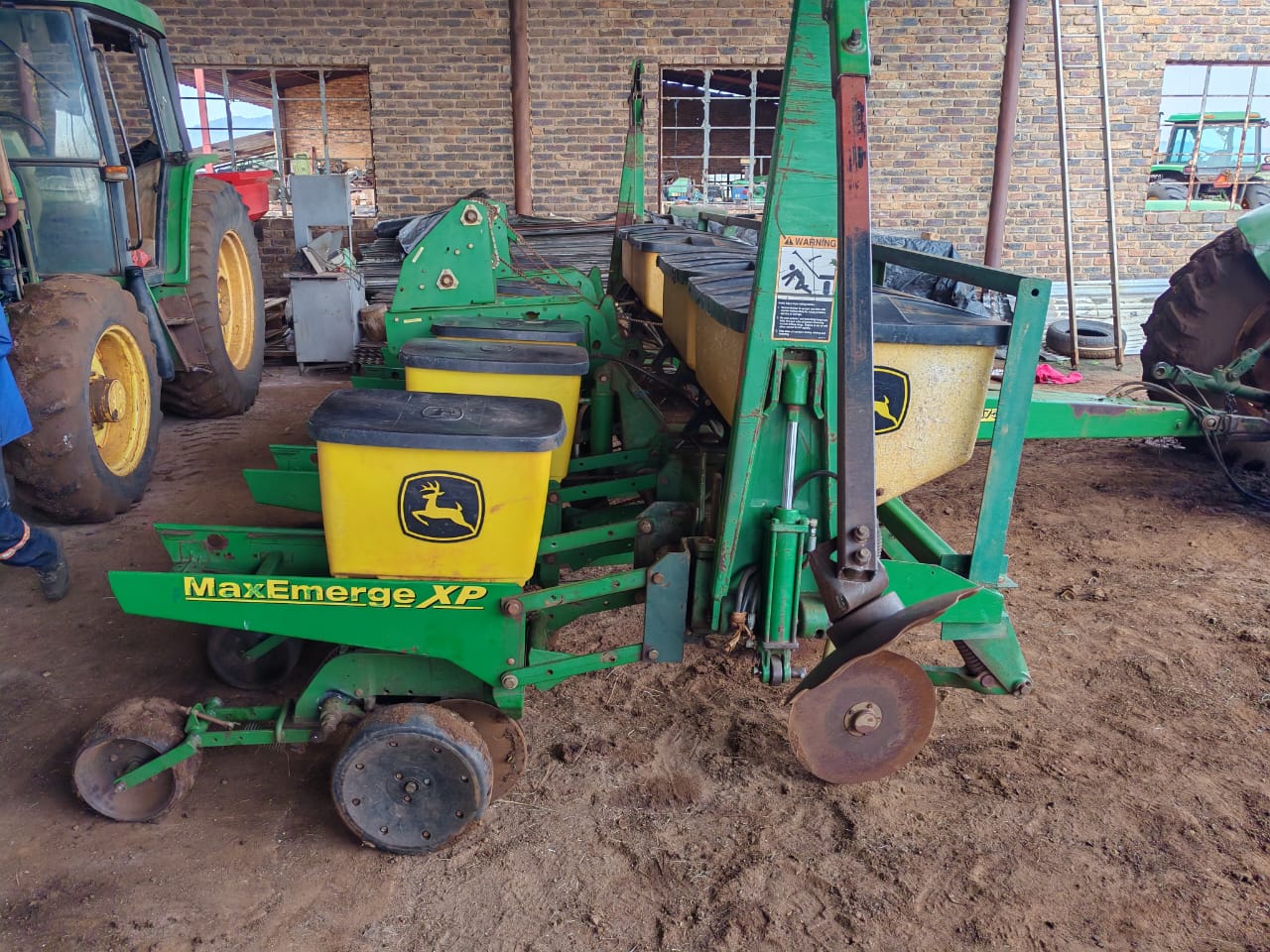 2012 John Deere 1750 8 row 0,76cm Finger Planter. Contact Drive