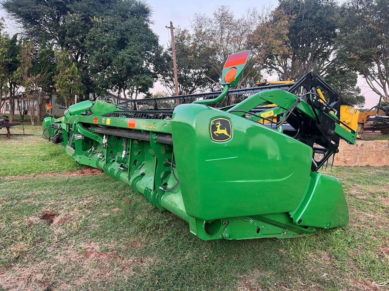 2014 John Deere HydraFlex 40ft Draper