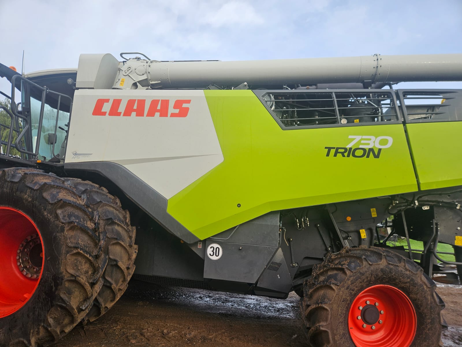2023 Claas Trion 730