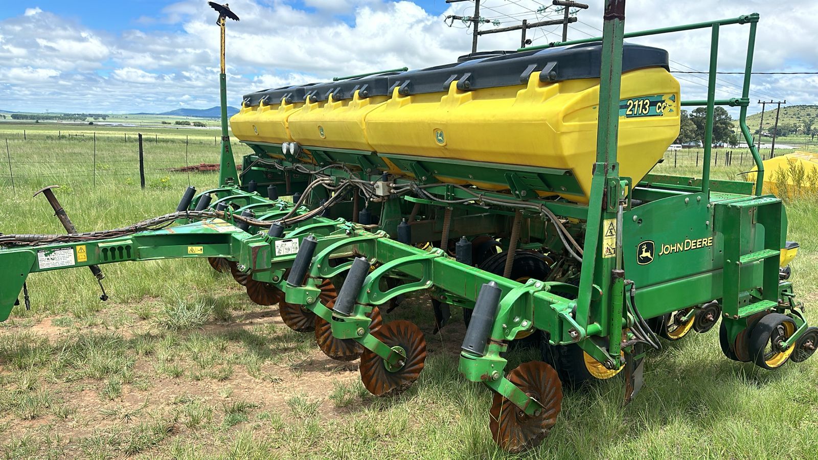 John Deere 2113 CCS 8 row 0,76cm No Till Planter with Monitor and E Set Seed Units