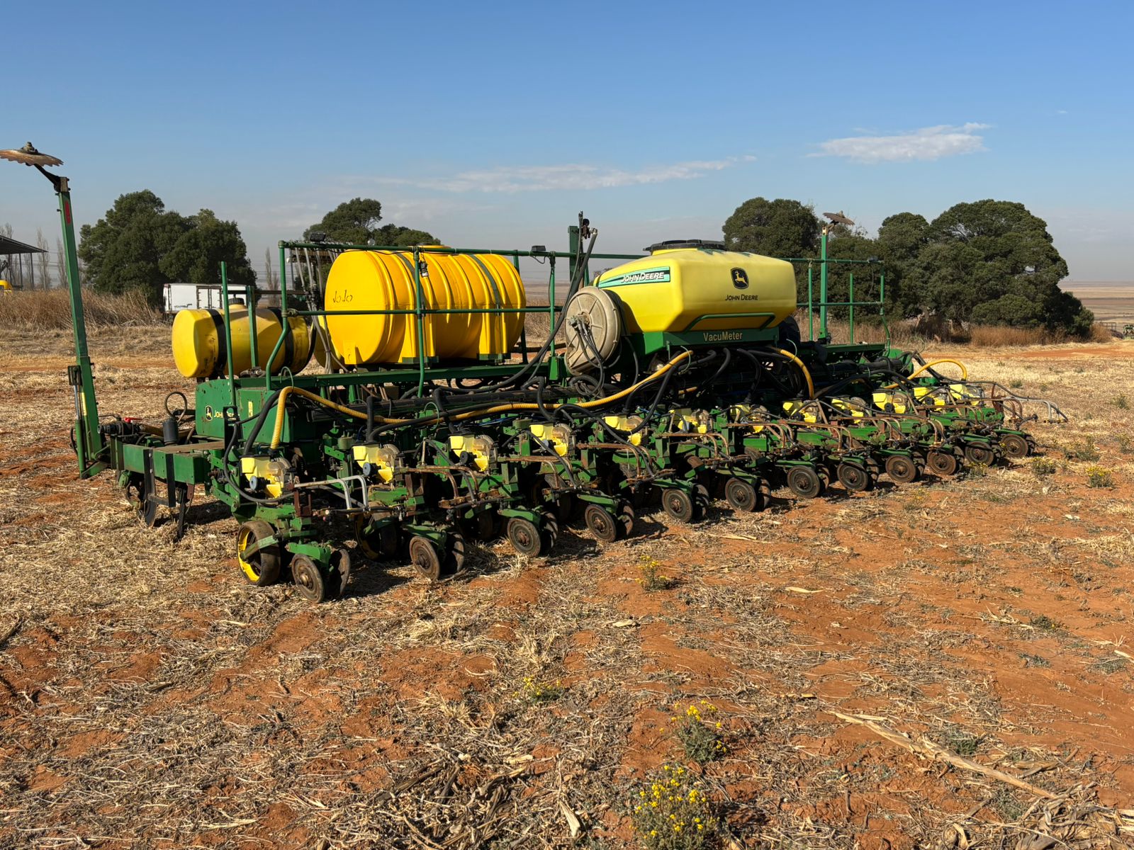 John Deere 2117 12 row 0,76cm No Till planter with Elektrolee Monitor