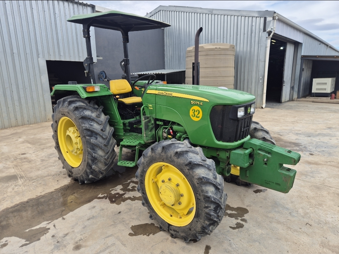 2021 John Deere 5075E
