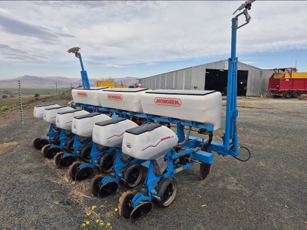 2023 Monosem 6 row 0,76cm Lift Planter with Elektrolee Monitor