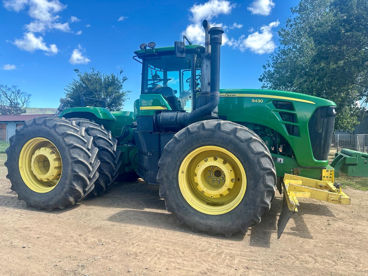 2011 John Deere 9430 with Screen and Receiver
