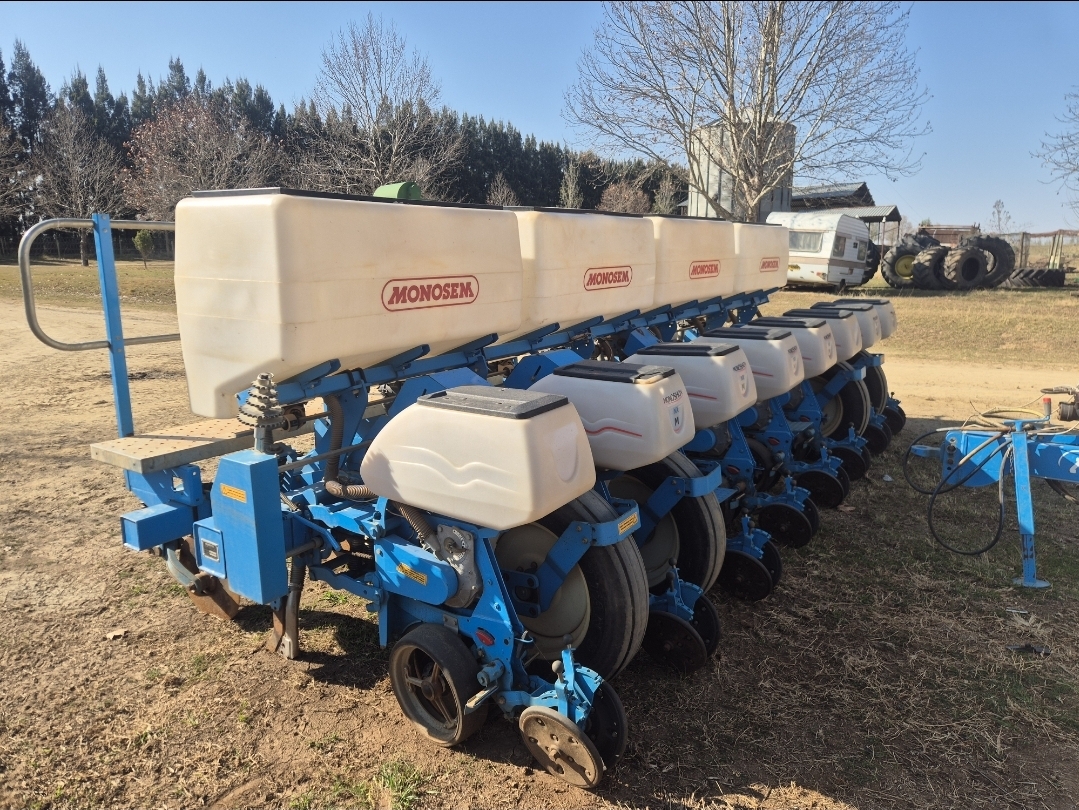 2019 Monosem 8 row 0,76cm No Till planter with Monitor