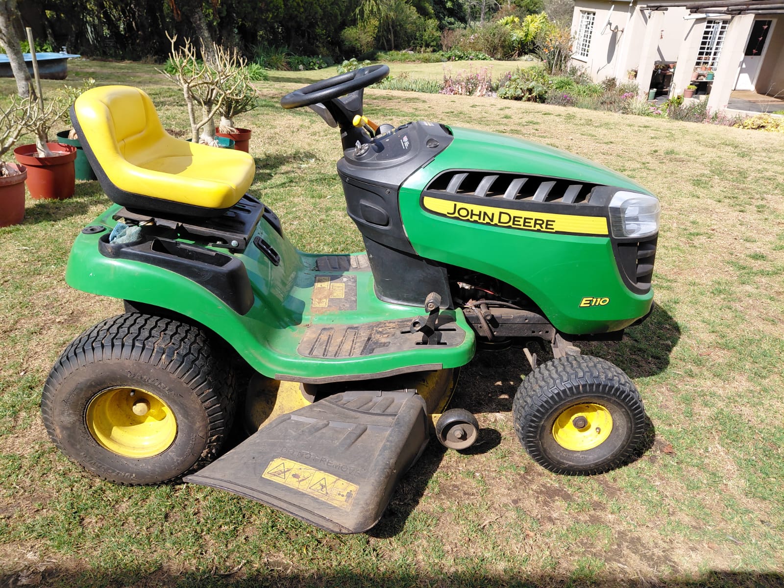 2021 John Deere E110 19hp