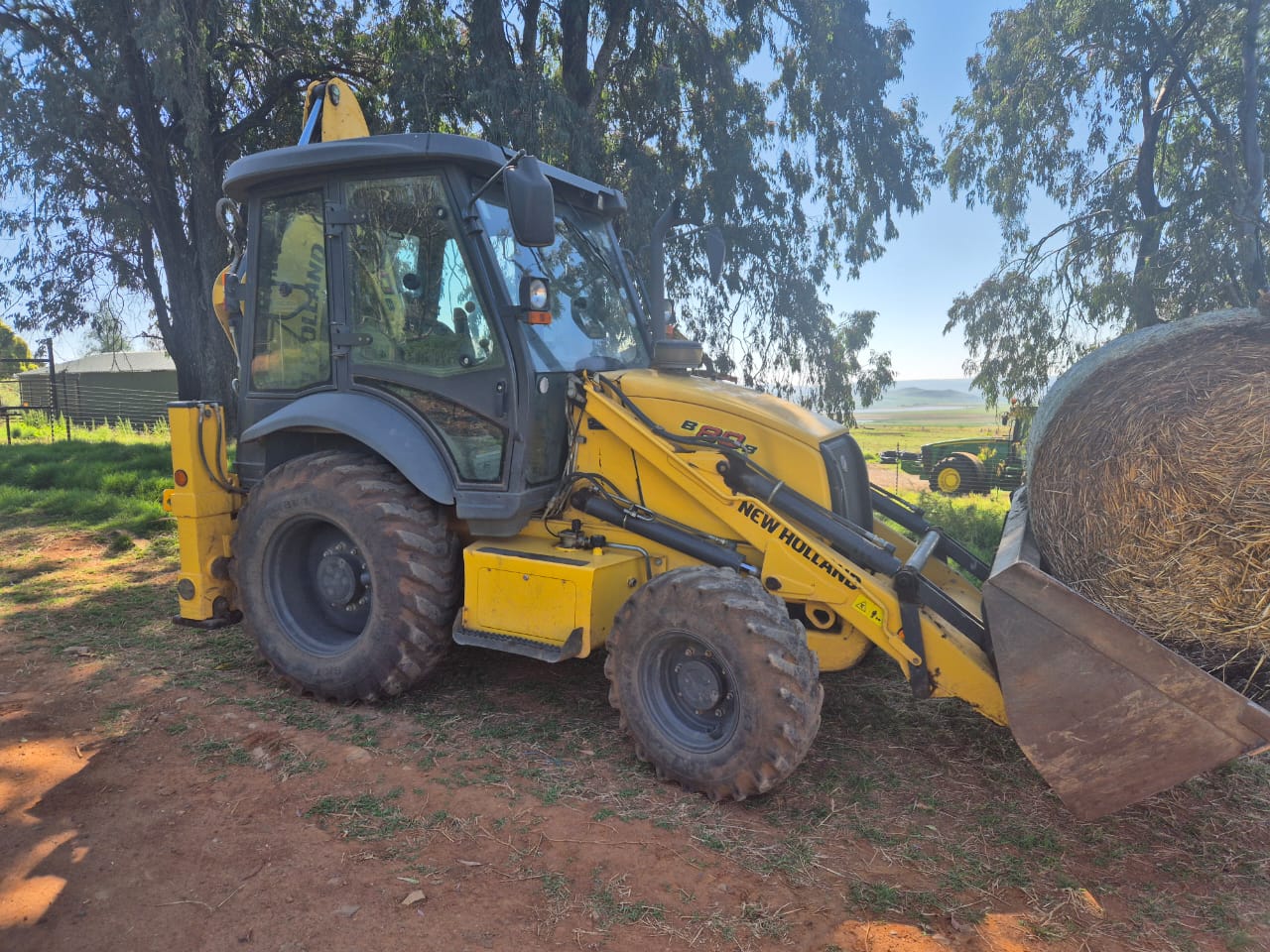 2022 New Holland B80B TLB