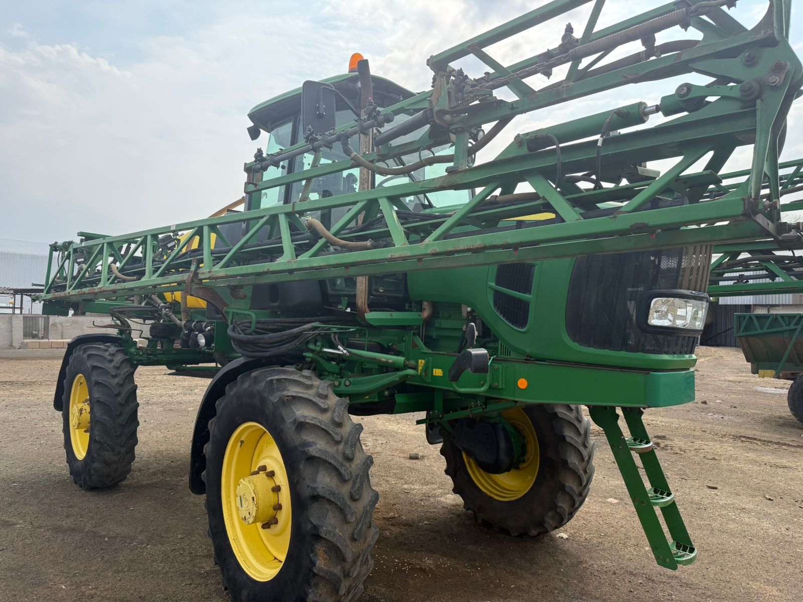 2013 John Deere 4630 24m boom Sprayer with Screen and Receiver