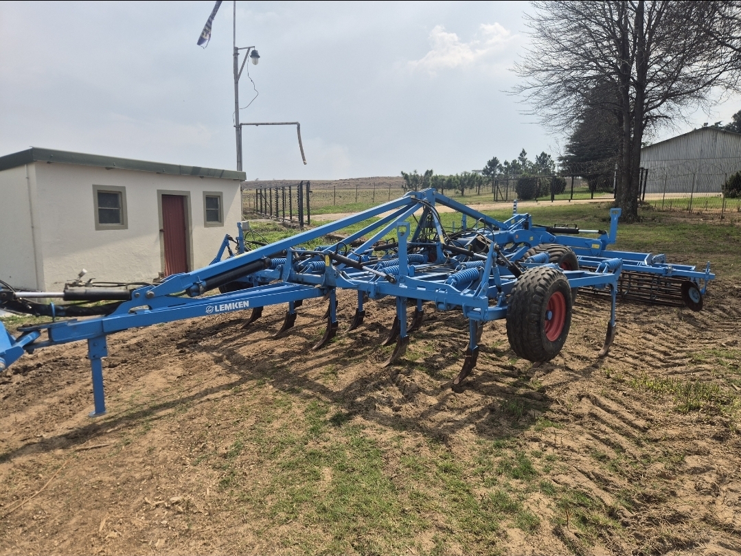 Lemken Karat 5m Foldable Ripper with Roller
