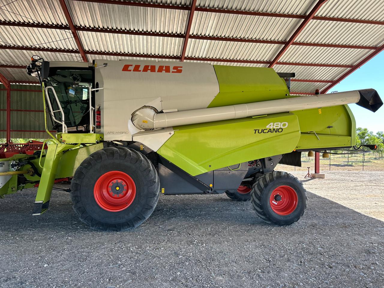 2014 Claas Tucano 480 Combine