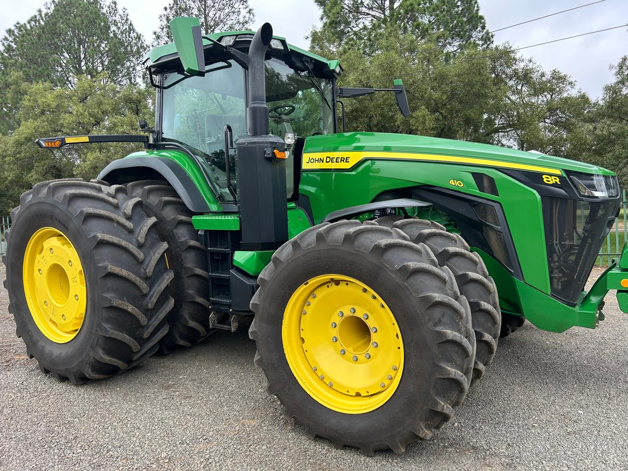 2021 John Deere 8R410, Screen and 6000 Receiver with RTK Activations
